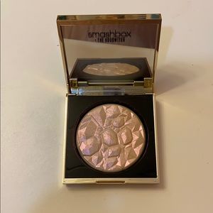 Smashbox x The Hoodwitch opal/pearl highlight